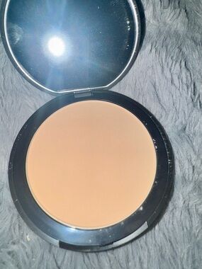 NARS Soft Matte Perfecting Powder  creek
